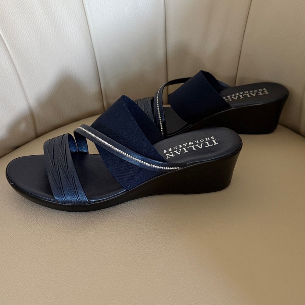 Italian Shoemakers Navy Blue Sandals with sparking strap - Picture 2 of 6